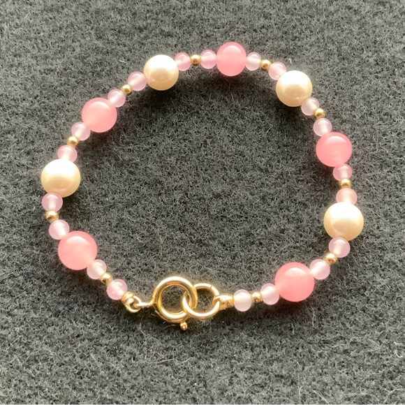Beaded Bracelet Pink Gemstone and Imitation Pearls with Gold Tone Bead Spacers - Picture 8 of 13